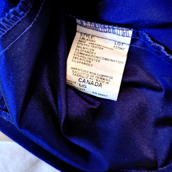 Le Chateau Y2k royal blue irridescent chrome ruffle wrap dress shirt. Size L - Picture 11 of 13